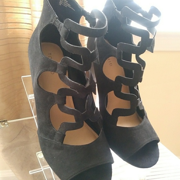 torrid Shoes - Strappy, chunk heel, back zipper, suede like shoes